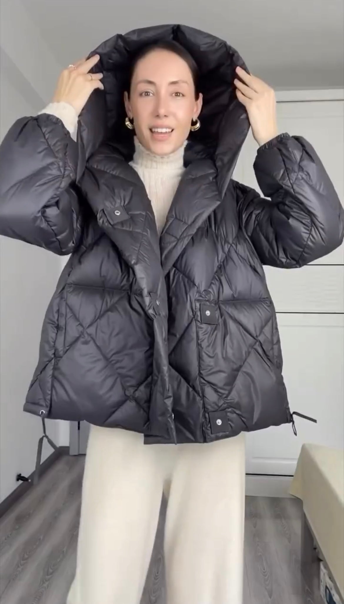 Featherlight Comfort: Women's Hooded Lightweight Duck Down Jacket. Jacket Large size