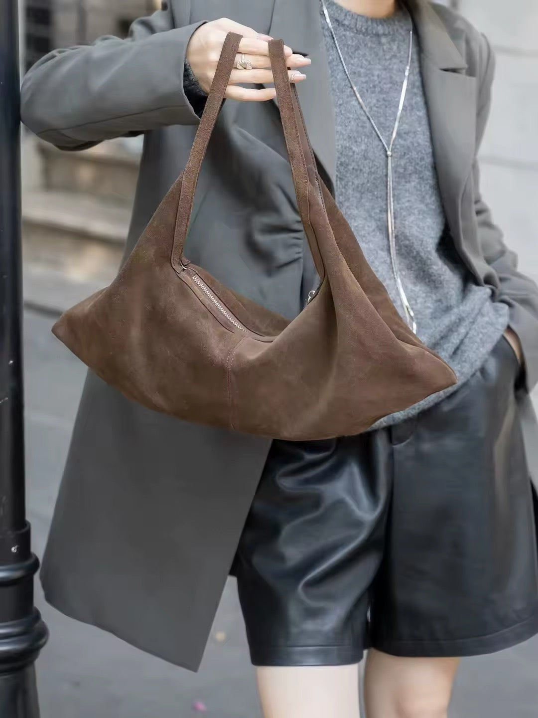 Luxurious leather bag: style and durability. Timeless natural beauty: your new favorite bag