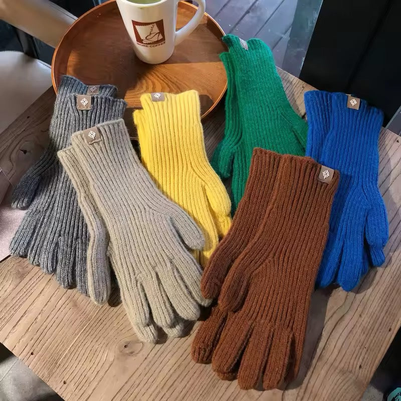 Women's knitted gloves. Soft cashmere gloves. Touchscreen-friendly gloves