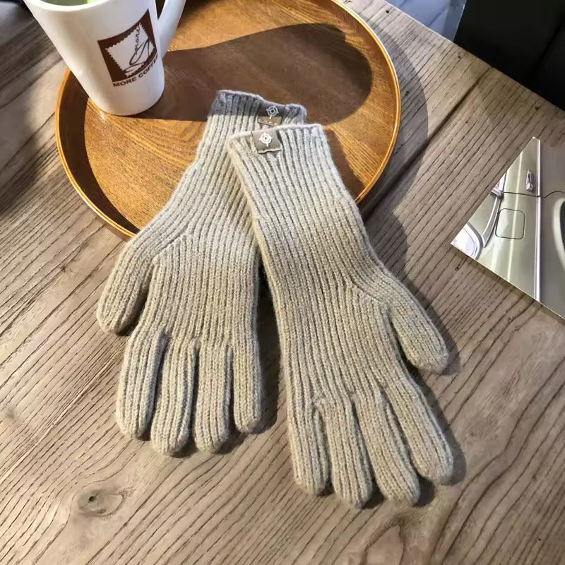 Women's knitted gloves. Soft cashmere gloves. Touchscreen-friendly gloves