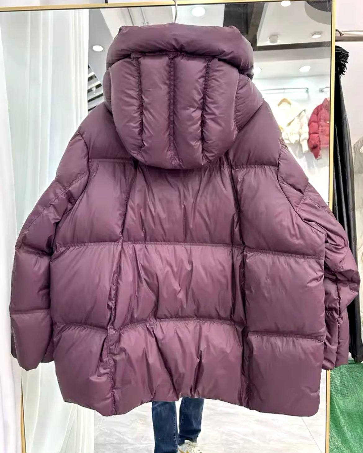 Women's Burgundy Down Jacket: Warm, Stylish, and Sustainable