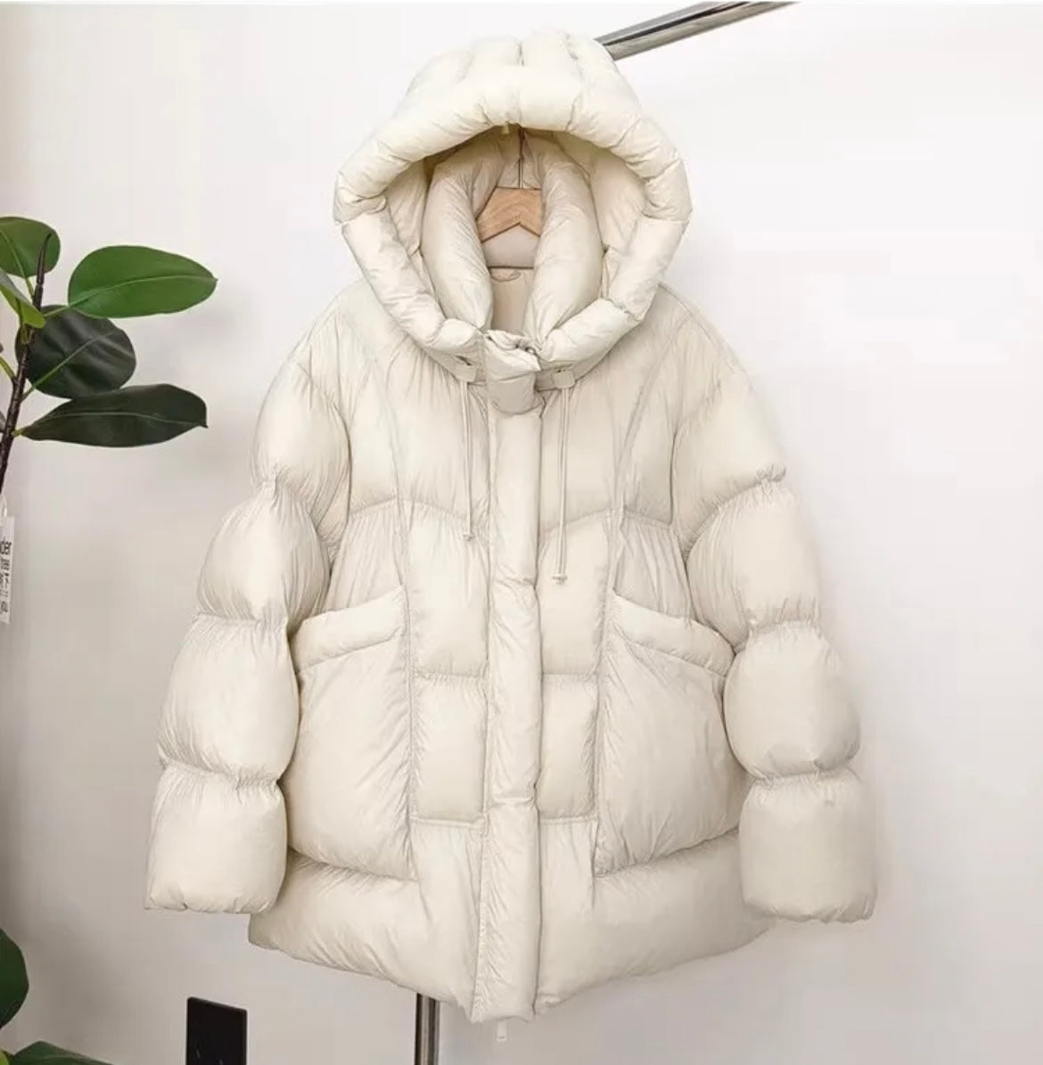 Women's Burgundy Down Jacket: Warm, Stylish, and Sustainable