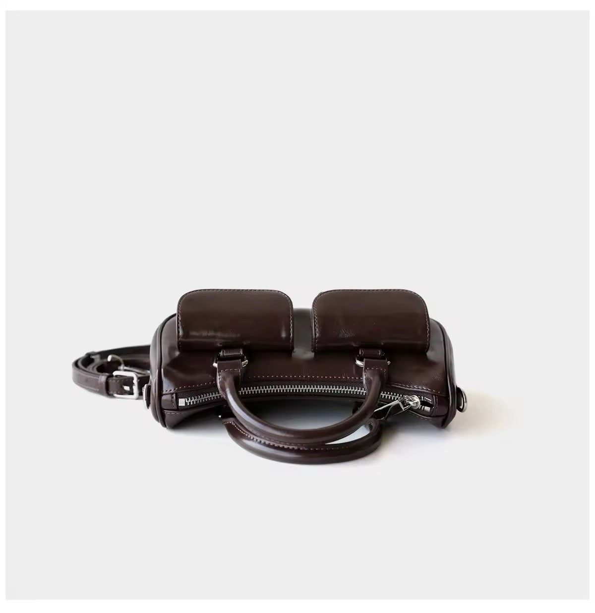 Luxurious Handmade Leather Bag. Timeless Leather Handbag: A Classic for Any Wardrobe