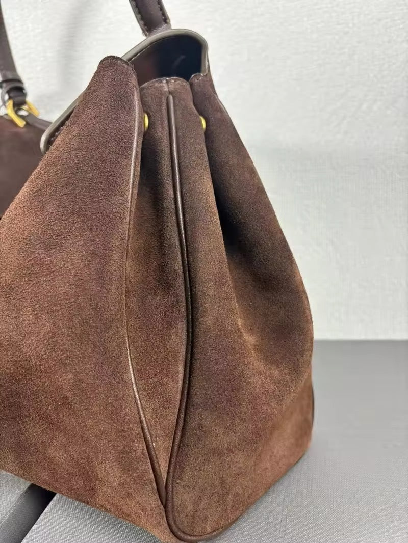 Chic Handmade Suede Bag – Elevate Your Style