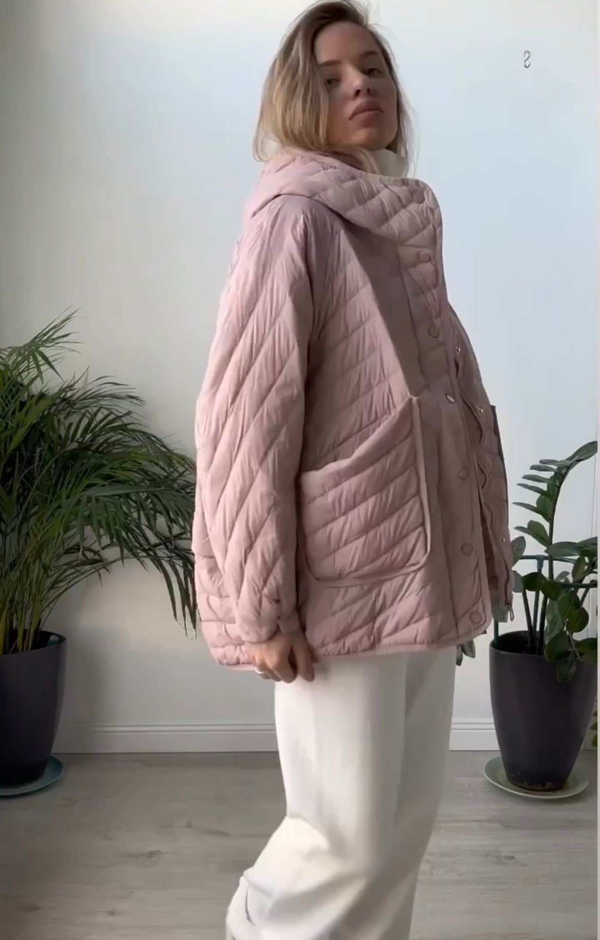 Spring Chic: Women's Duck Down Hooded Jacket. Jacket Big size