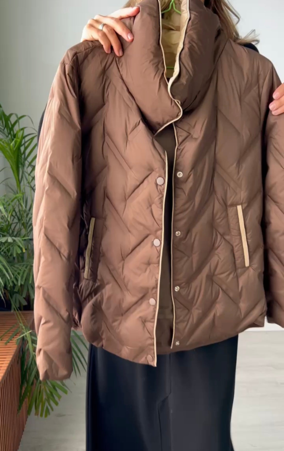 Stylish Women's Autumn Duck Down Jacket – Lightweight Warmth for Cooler Days