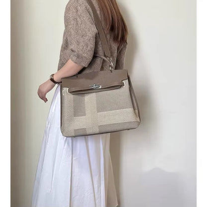 Trendy Women's Handmade Leather Bag – Style Meets Craftsmanship