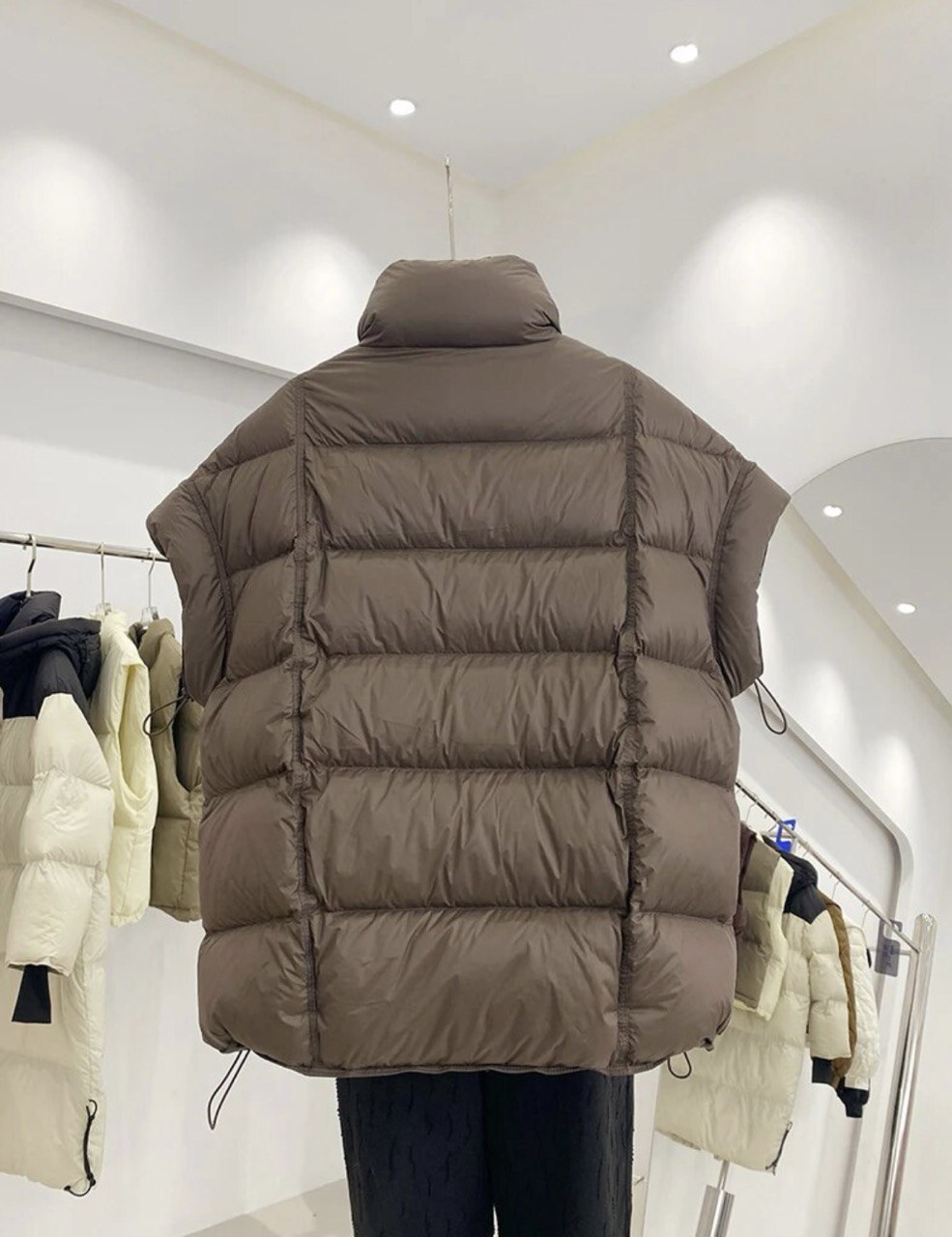 Oversized Women's Duck Down Vest - Ultimate Warmth & Style