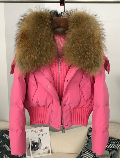 Luxuriöse Wärme: Kurze Damen-Daunenjacke aus Entendaunen mit Naturfell - Stilvoller Winterkomfort