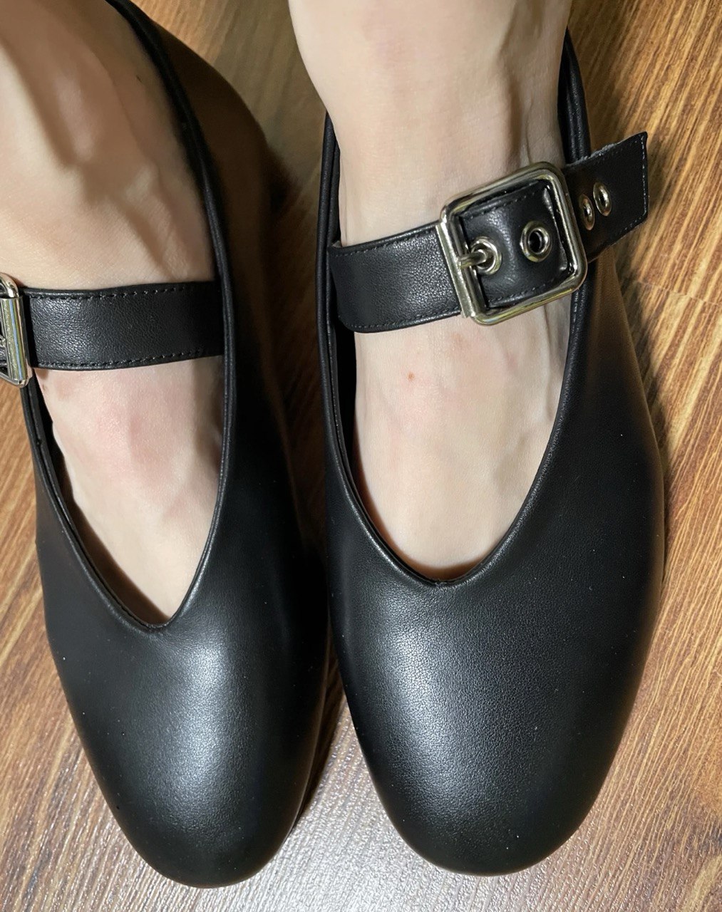 Crafted Women's Leather Ballet Flats. Women's shoes made of genuine leather