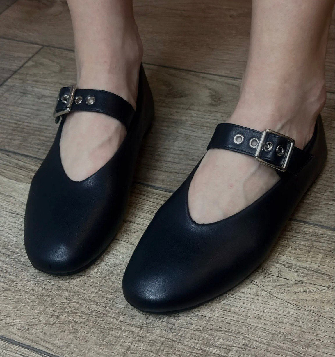 Handgefertigte Damen-Ballerinas aus Leder. Damenschuhe aus echtem Leder