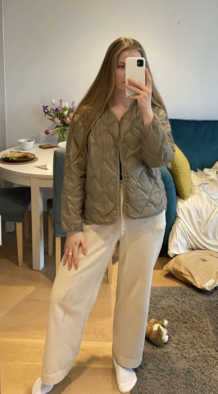 Cozy Chic: Leichte Entendaunenjacke für Damen