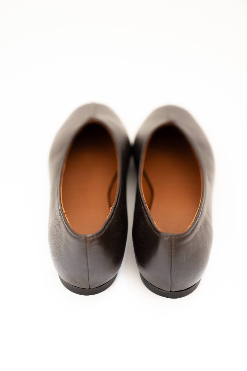 Handgefertigte Damen-Ballerinas aus Leder. Damenschuhe aus echtem Leder