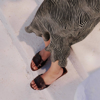 Handmade Genuine Leather Flip-Flops: Elevate Your Summer Style