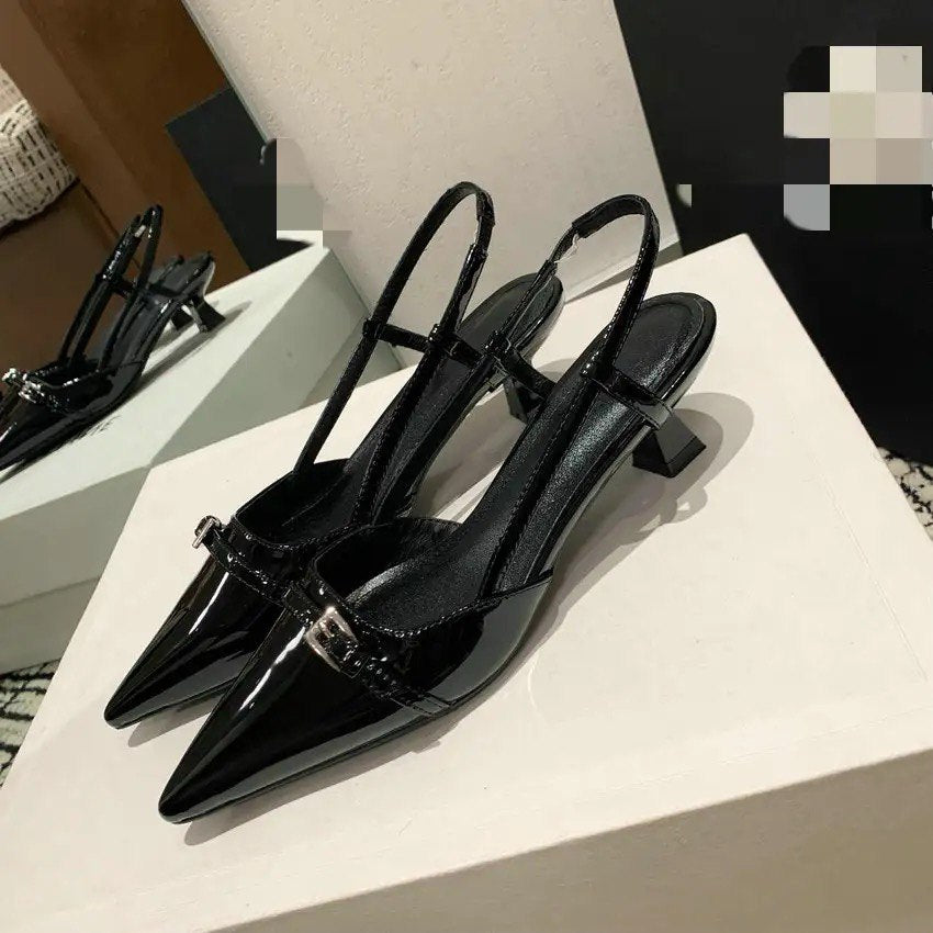 Von Handwerkern gefertigt: Slingback-Kollektion aus echtem Leder für Damen