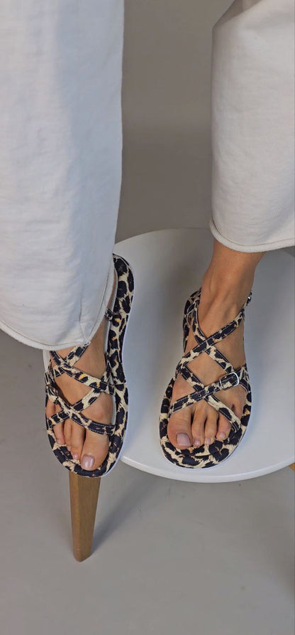 Handgefertigte Sandalen aus echtem Leder mit Leopardenmuster für Damen